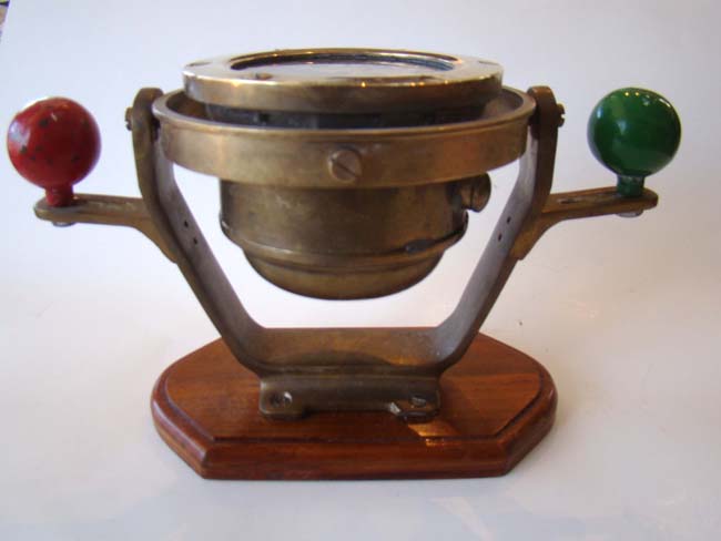 A fine small ship's compass on stand by Coubro & Scrutton of London circa 1920 — image 2